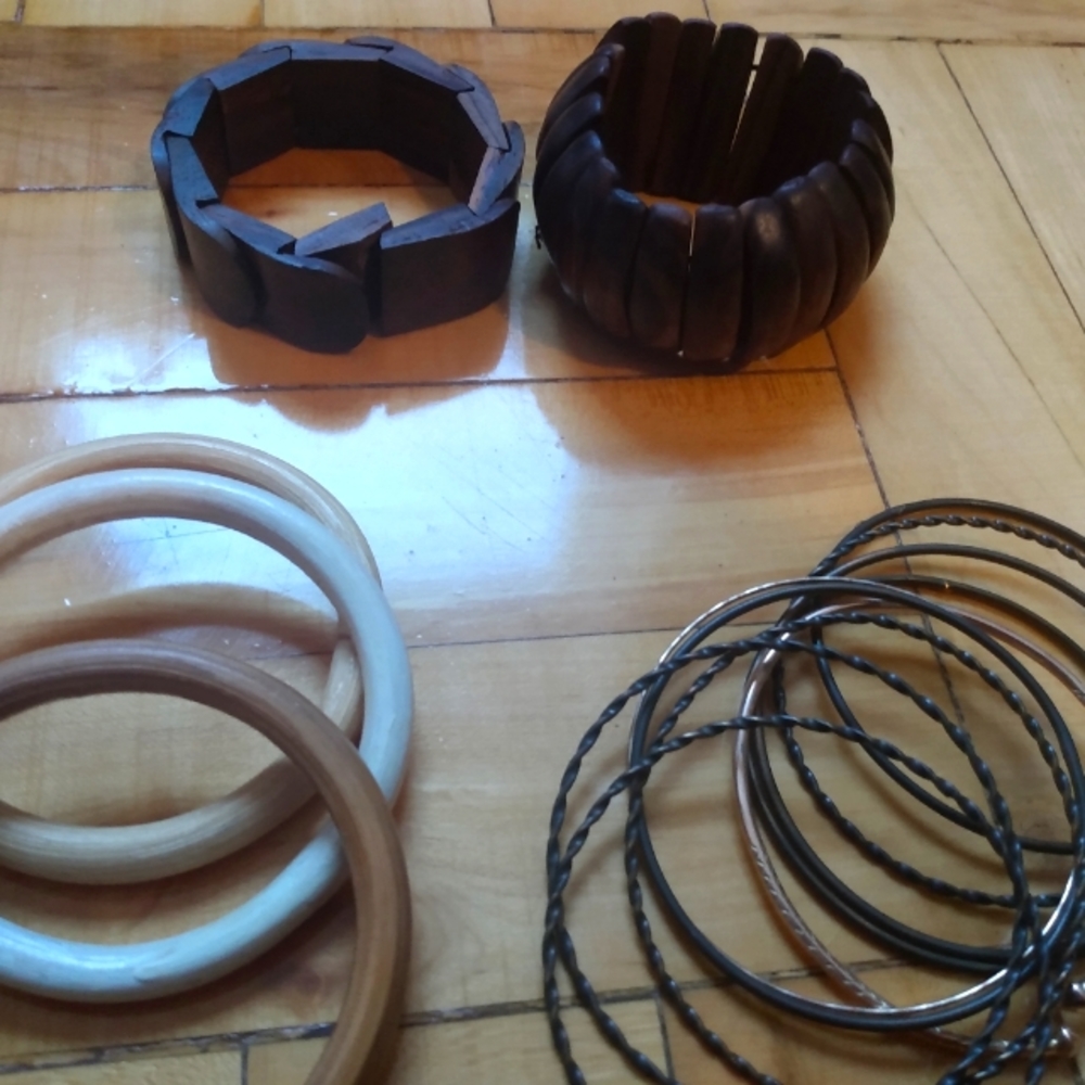 🌟 $30/ 3 Items. Wooden Bracelets and Metal Bangle Bundle.